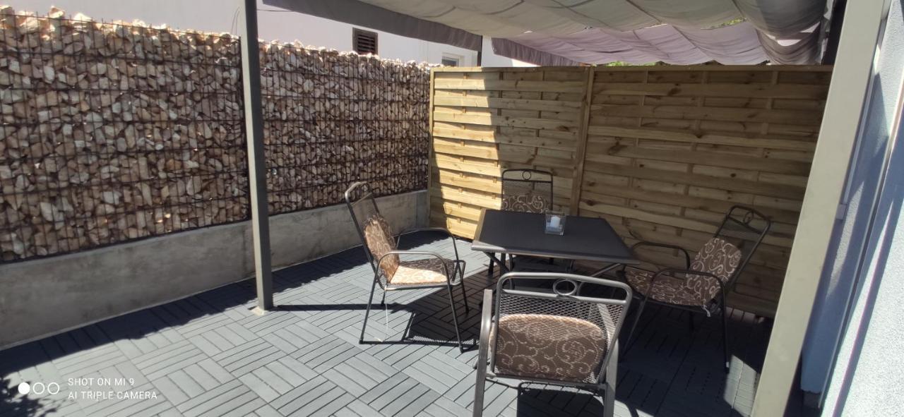 Apartmani Ab Pirovac Exteriör bild